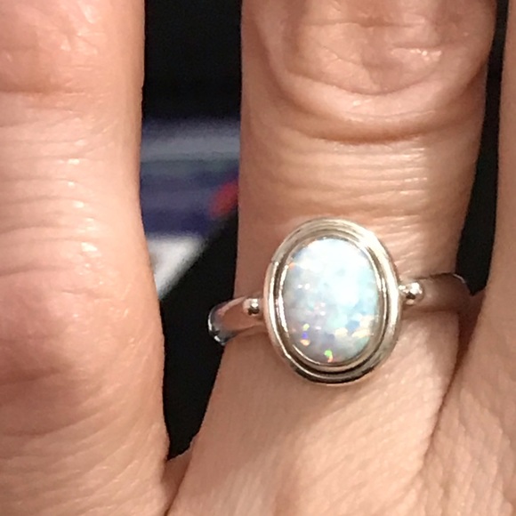 White fire opal sterling silver ring - Picture 5 of 7